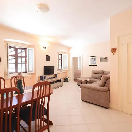 Two Bedroom In Center Igor Apartment