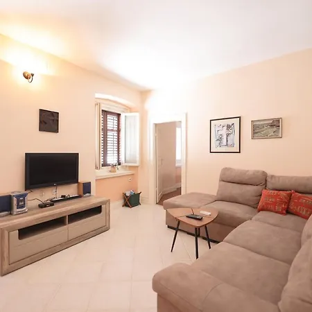 Apartment Two Bedroom In Center Igor