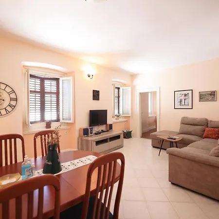 Apartment Two Bedroom In Center Igor *