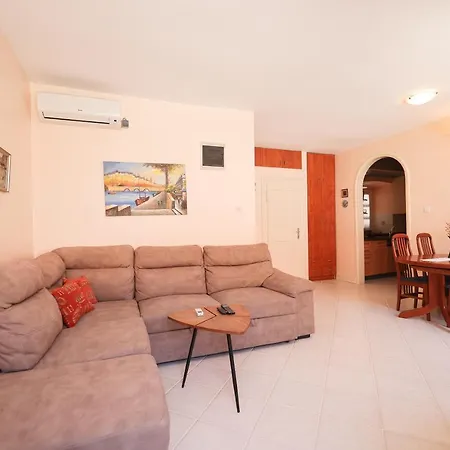 Apartment Two Bedroom In Center Igor