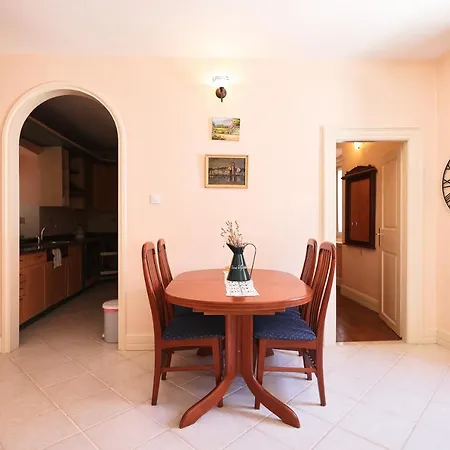 Two Bedroom In Center Igor Appartamento Zara