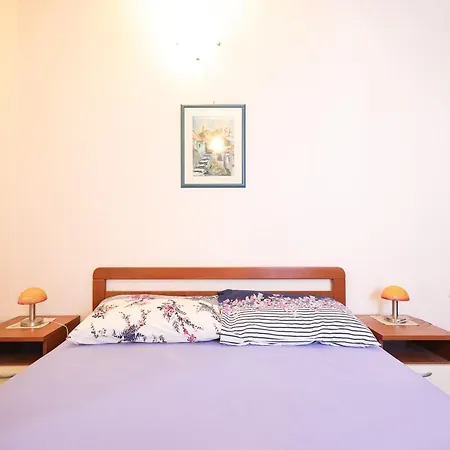 Two Bedroom In Center Igor * ザダル
