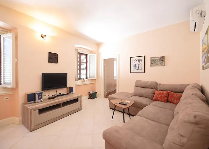 Lejlighed Two Bedroom In Center Igor