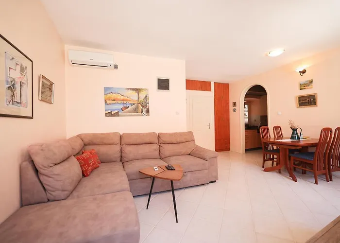 Lejlighed Two Bedroom In Center Igor