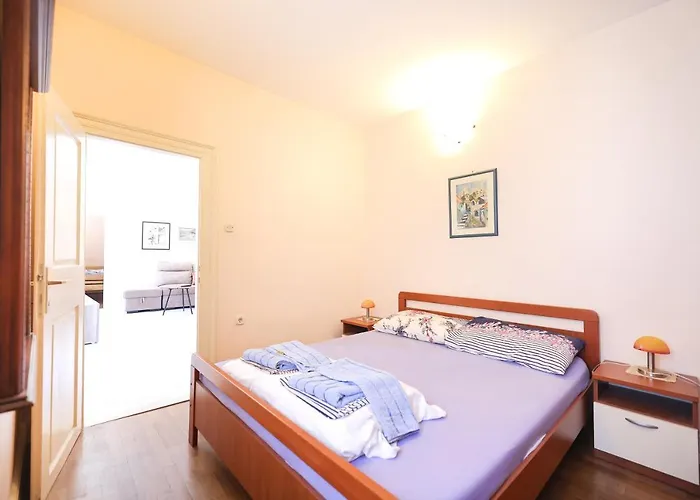 Lejlighed Two Bedroom In Center Igor Zadar